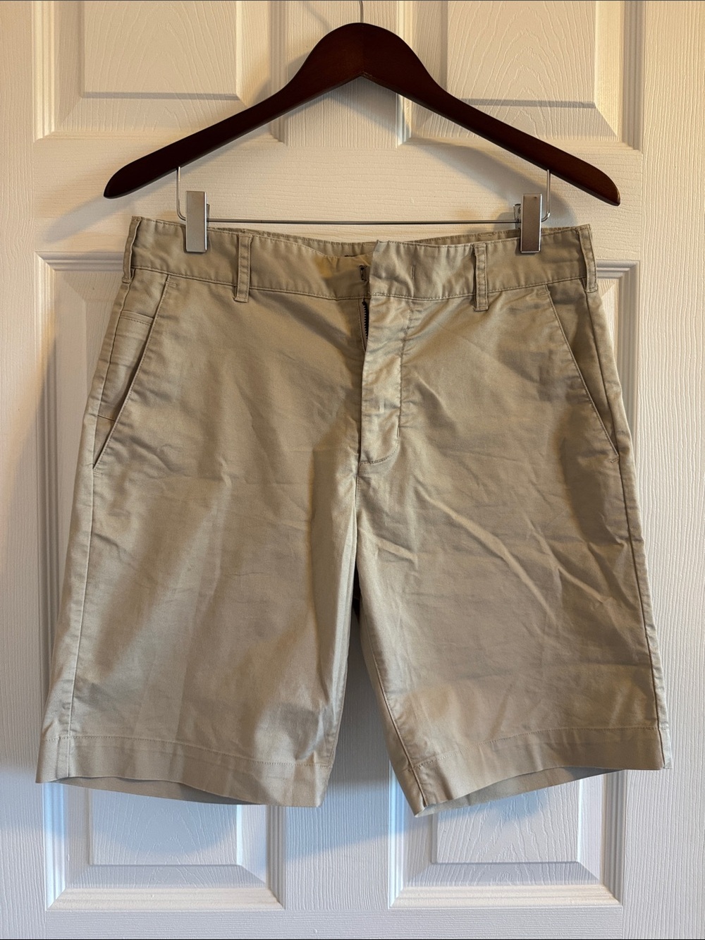 Dkny Men's Tan Flat Front Shorts